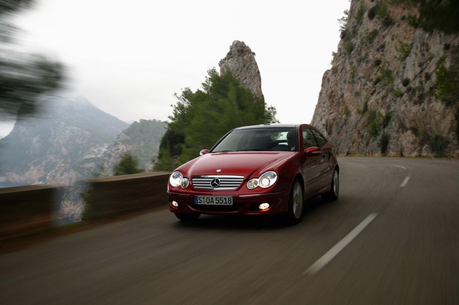 Mercedes-Benz C-Class Sportcoupe 2002 года  (фото 41 из 44)